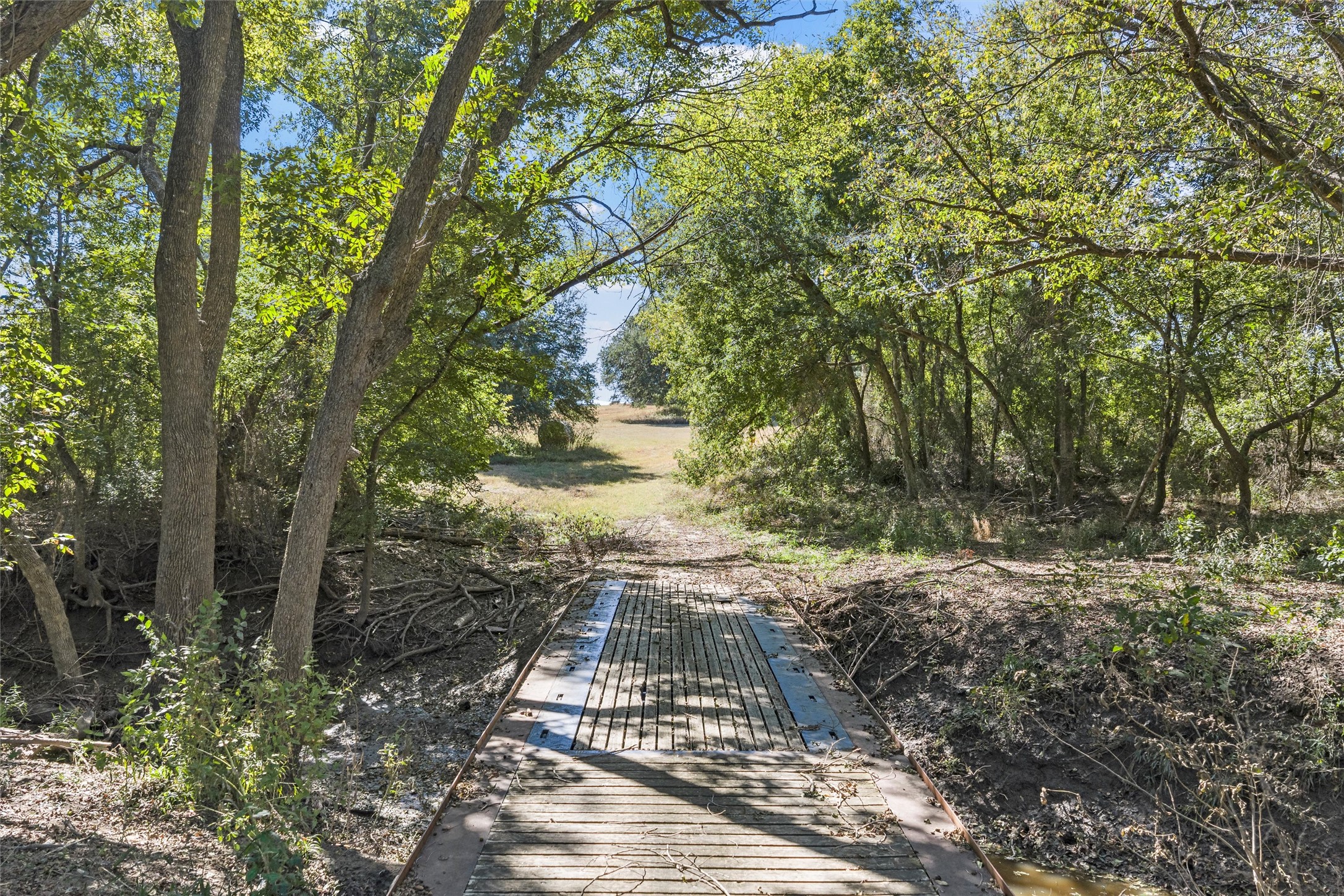 684 County Road 473 Lott TX 76656