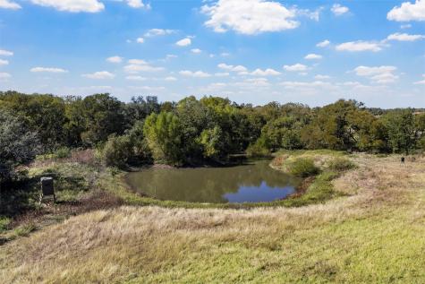 684 County Road 473 Lott TX 76656