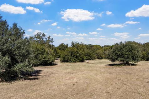 684 County Road 473 Lott TX 76656