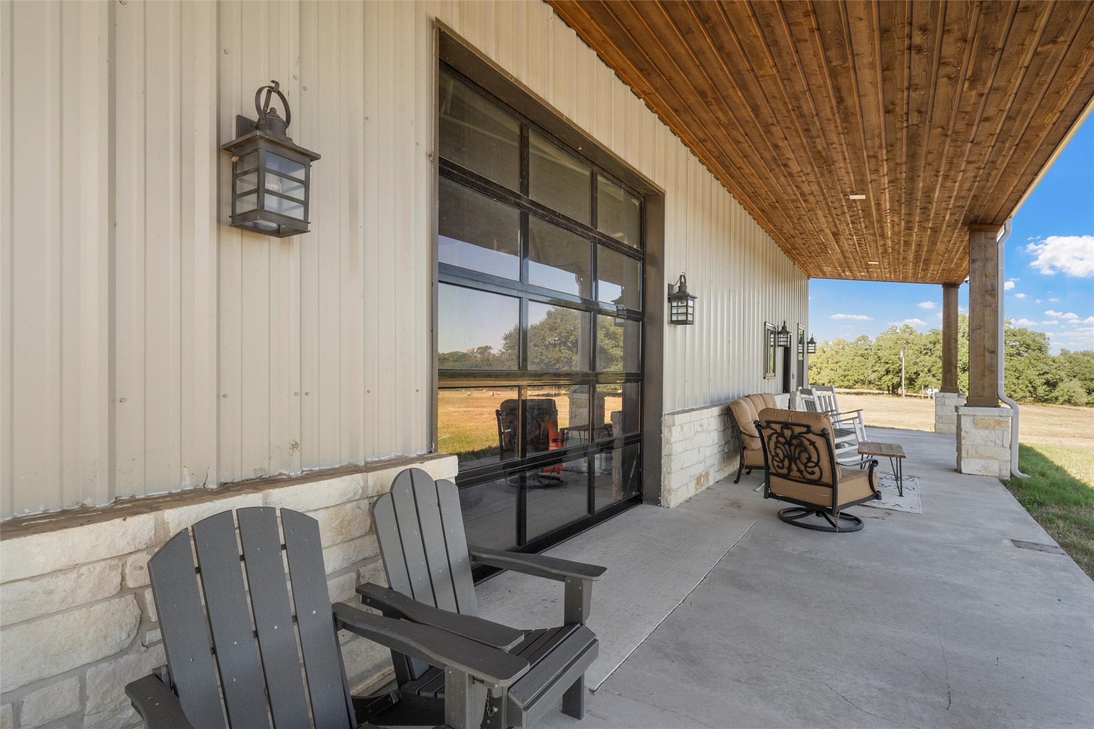 684 County Road 473 Lott TX 76656