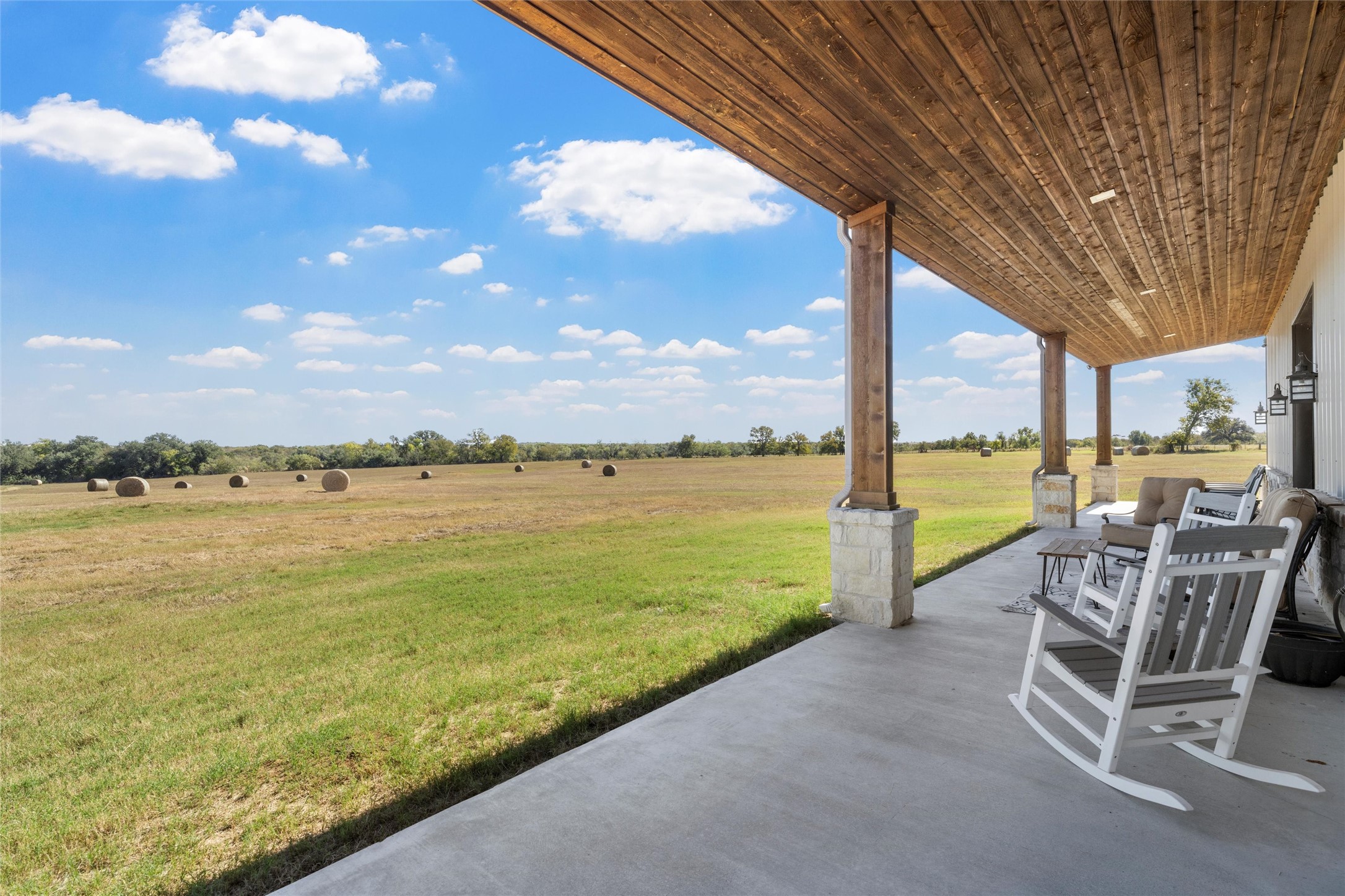 684 County Road 473 Lott TX 76656