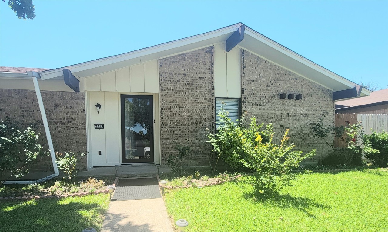 2314 Village Green Drive Garland TX 75044