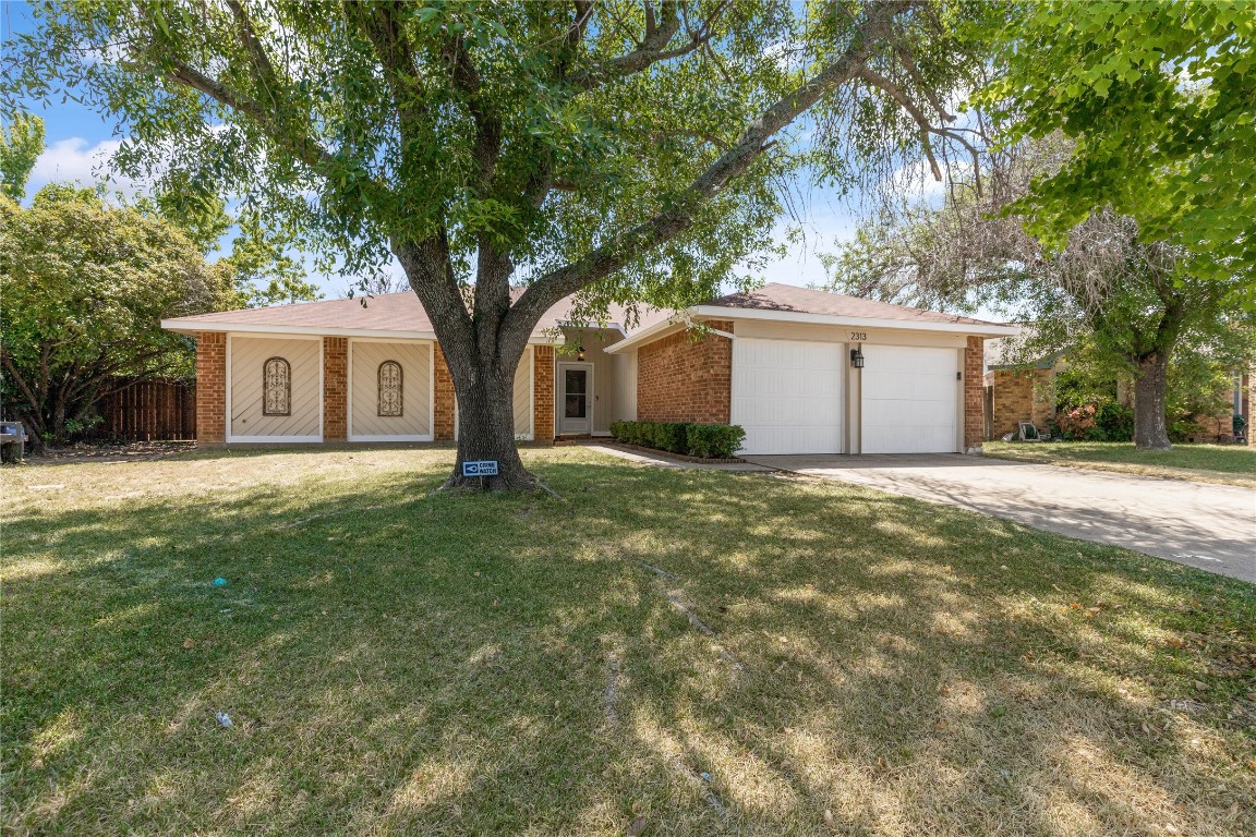 2313 Dawn Court Fort Worth TX 76133