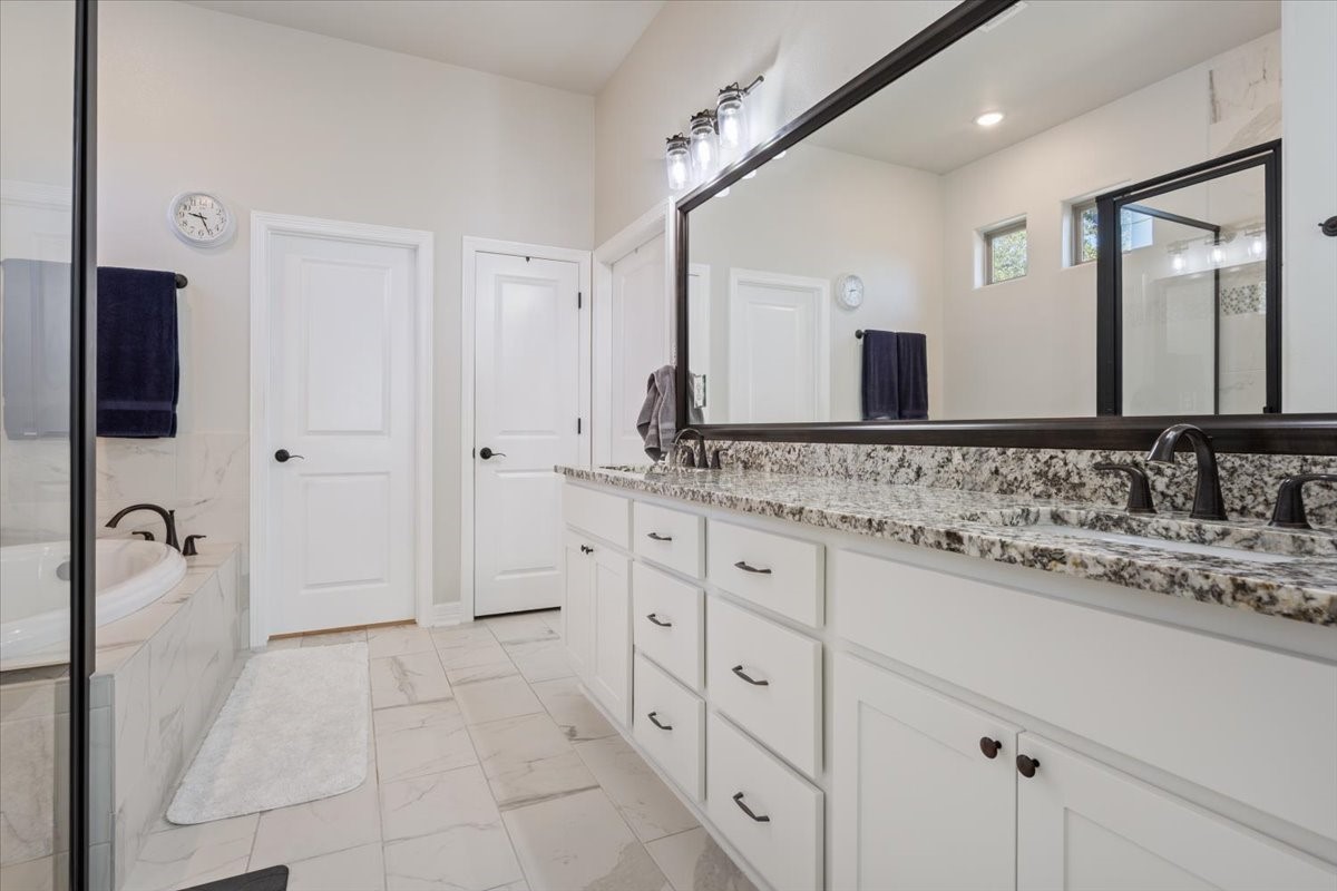 102 Rancho Del Lago Lane Morgans Point Resort TX 76513