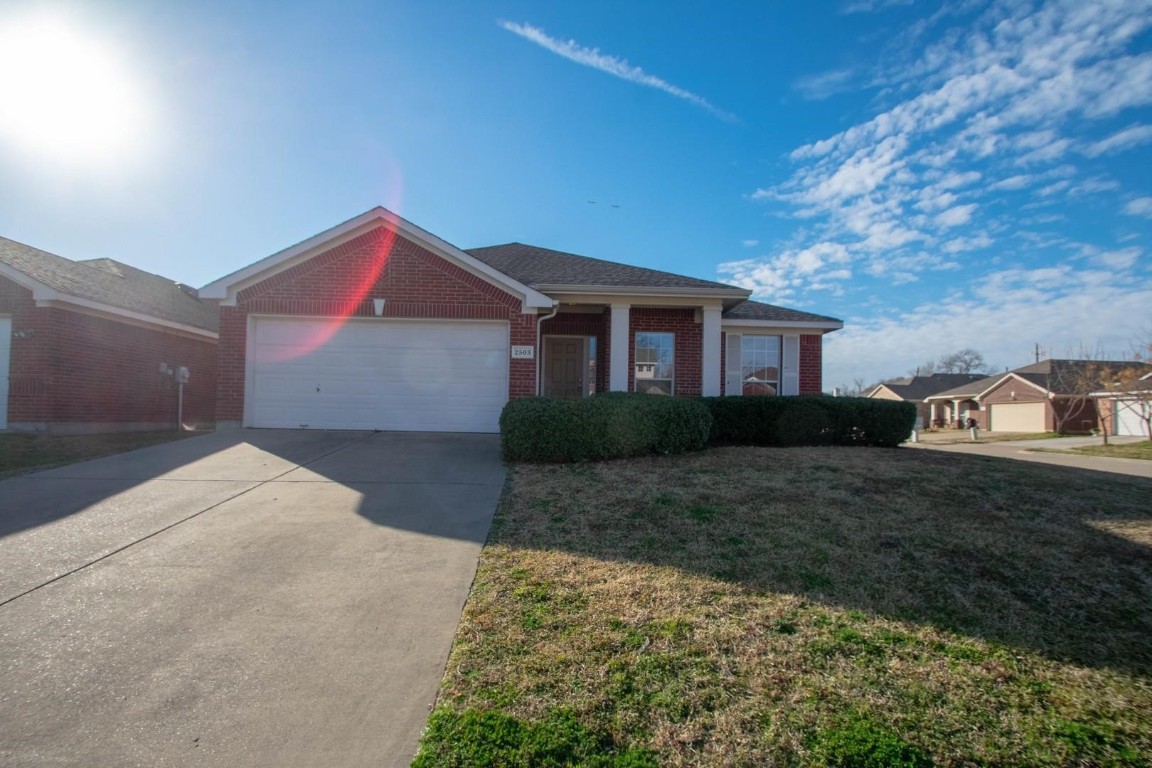 2503 Taos Drive Grand Prairie TX 75051