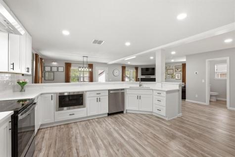 776 E Fulton Street Van Alstyne TX 75495