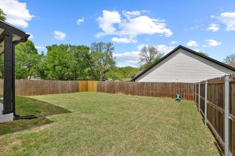 776 E Fulton Street Van Alstyne TX 75495