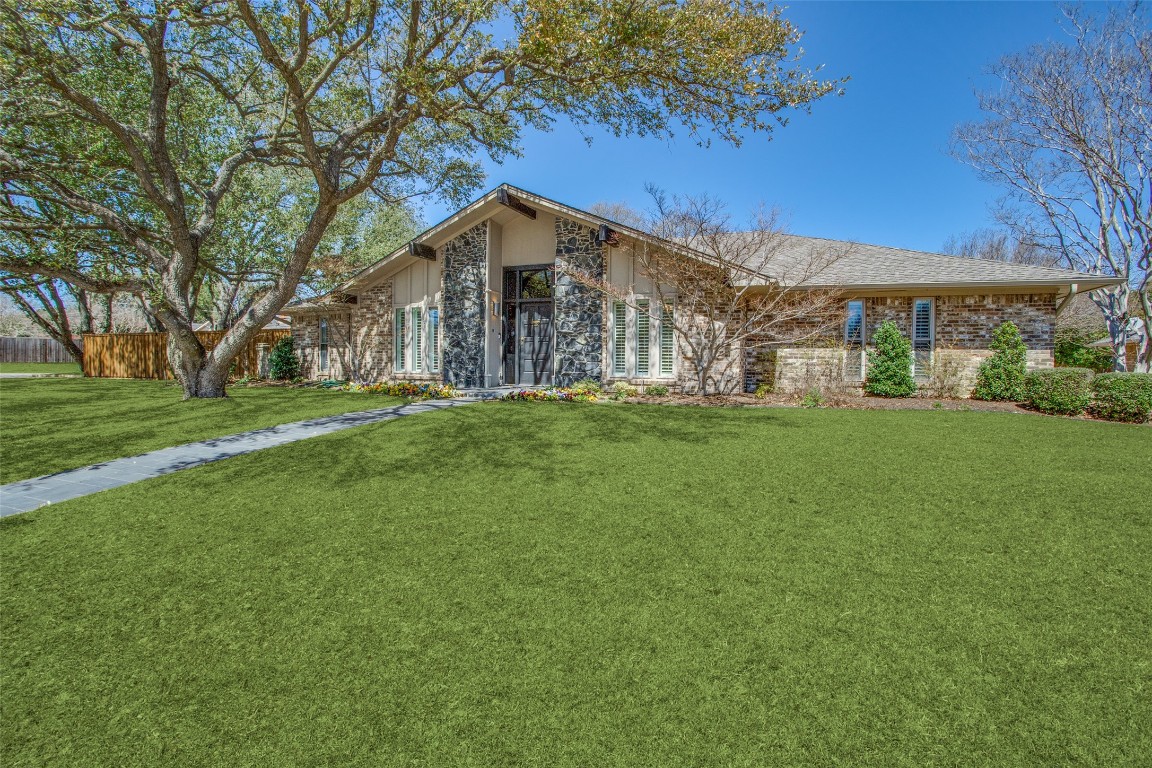 6809 Roundrock Road Dallas TX 75248