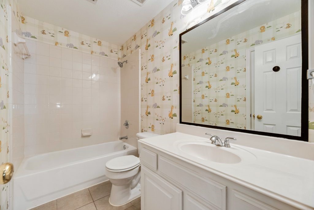647 Royalwood Court Grand Prairie TX 75052