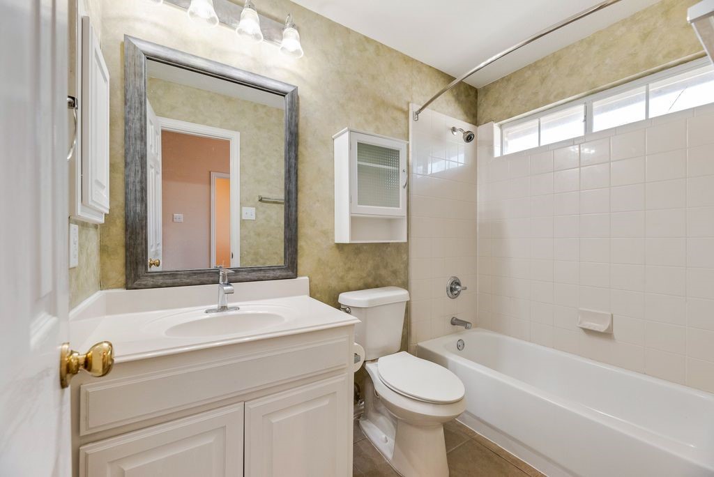 647 Royalwood Court Grand Prairie TX 75052