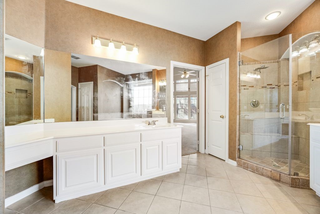 647 Royalwood Court Grand Prairie TX 75052