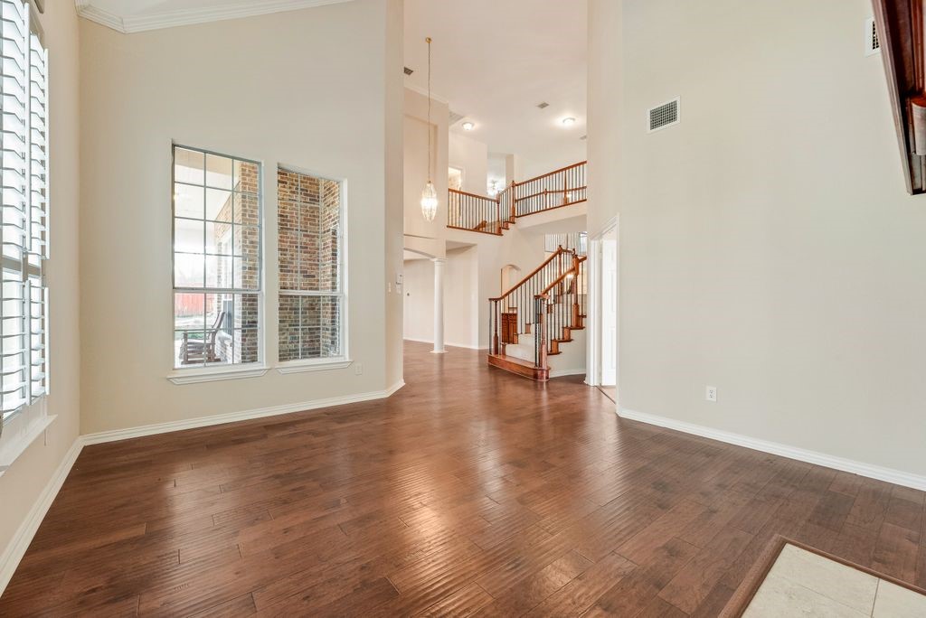 647 Royalwood Court Grand Prairie TX 75052