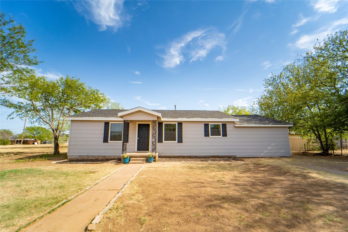 509 W 3rd Street Breckenridge TX 76424