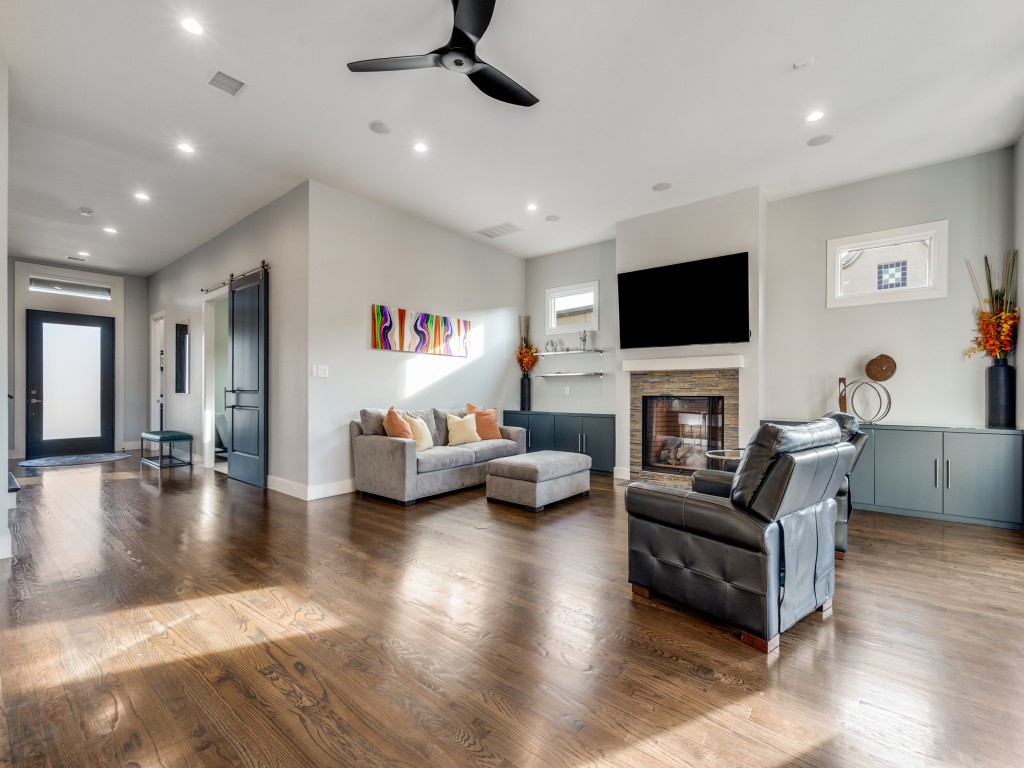 7912 Hanover Street Dallas TX 75225
