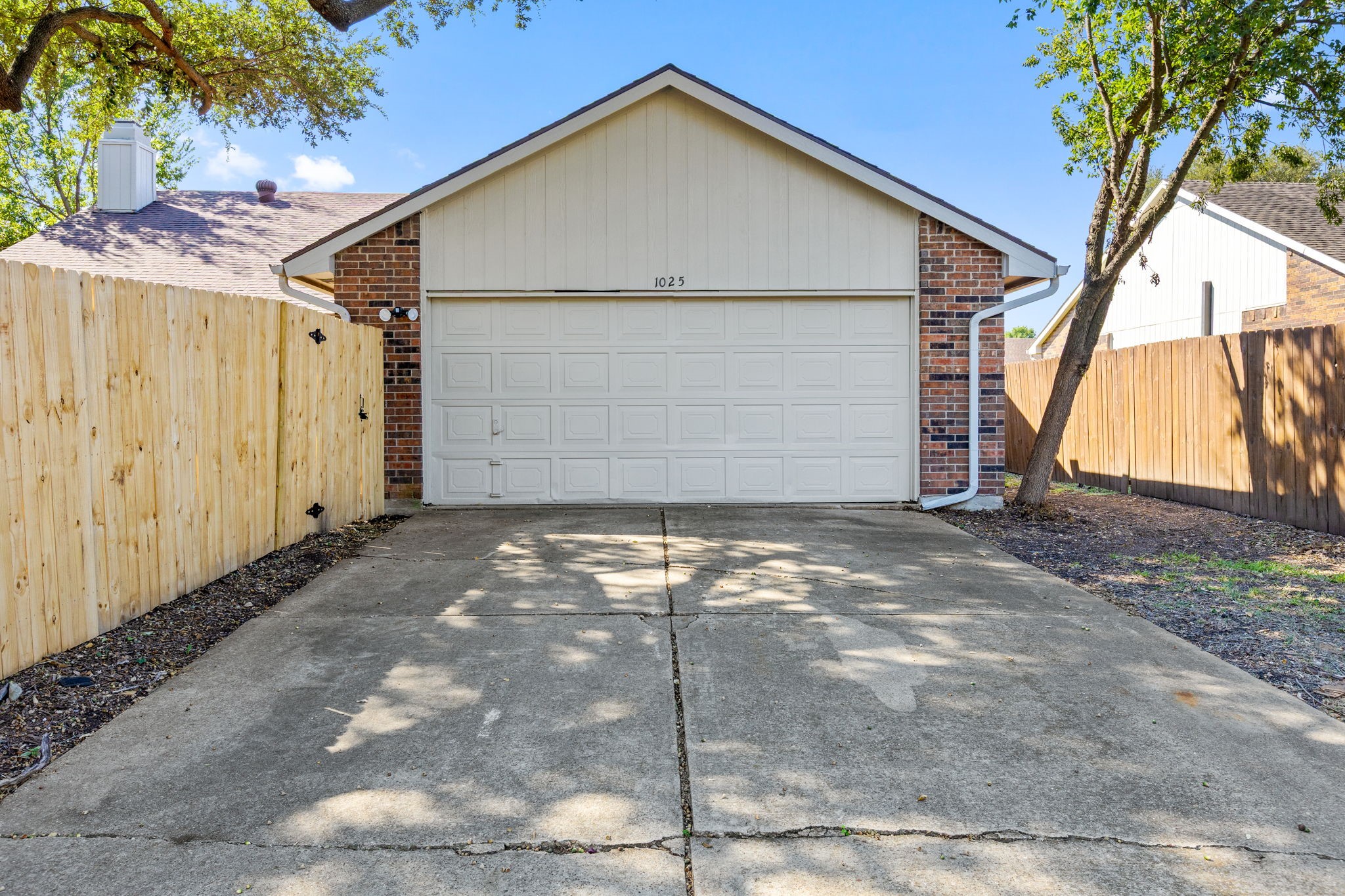 1025 Opal Drive Desoto TX 75115