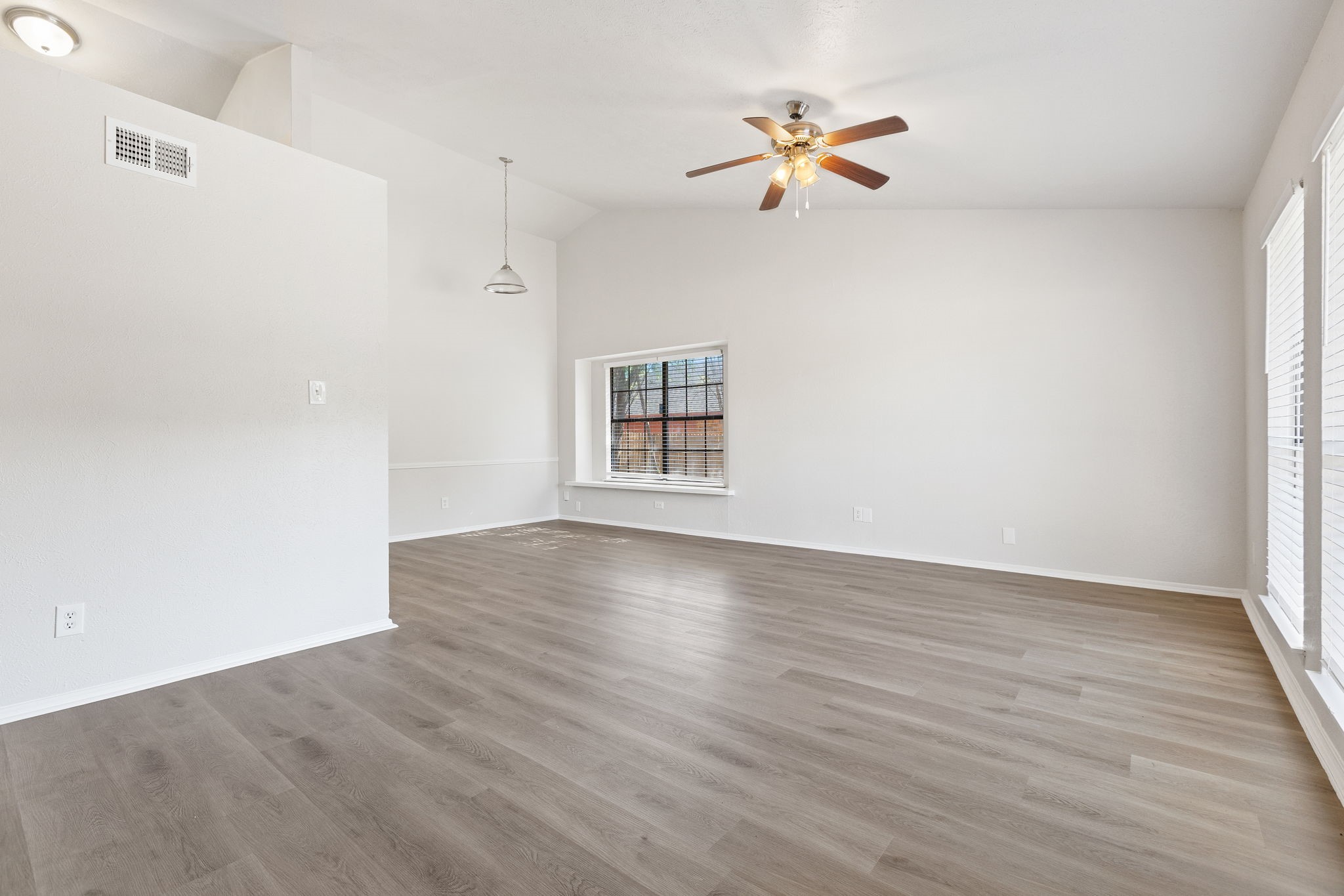 1025 Opal Drive Desoto TX 75115
