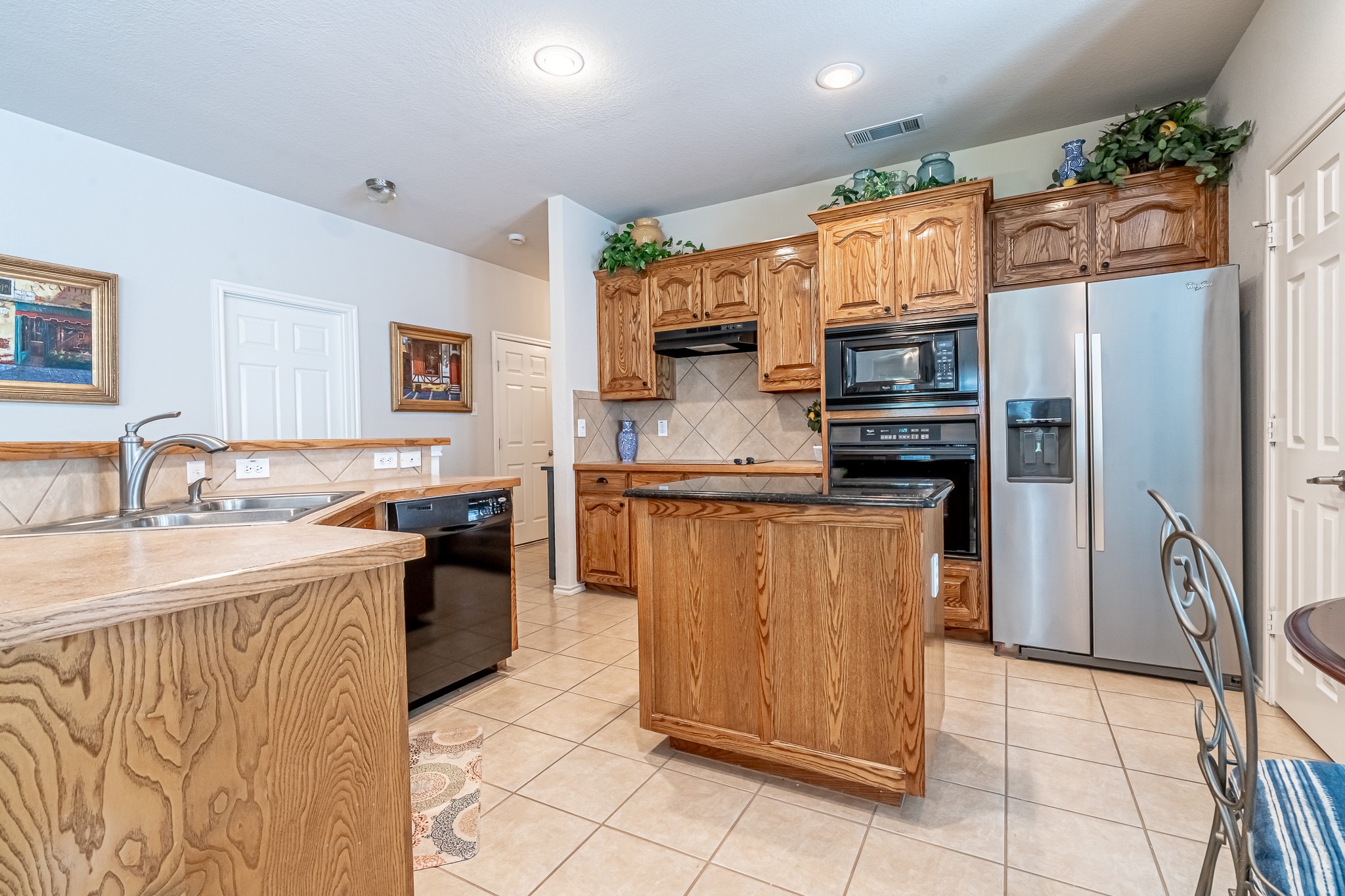 1010 Loblolly Pine Drive Arlington TX 76012