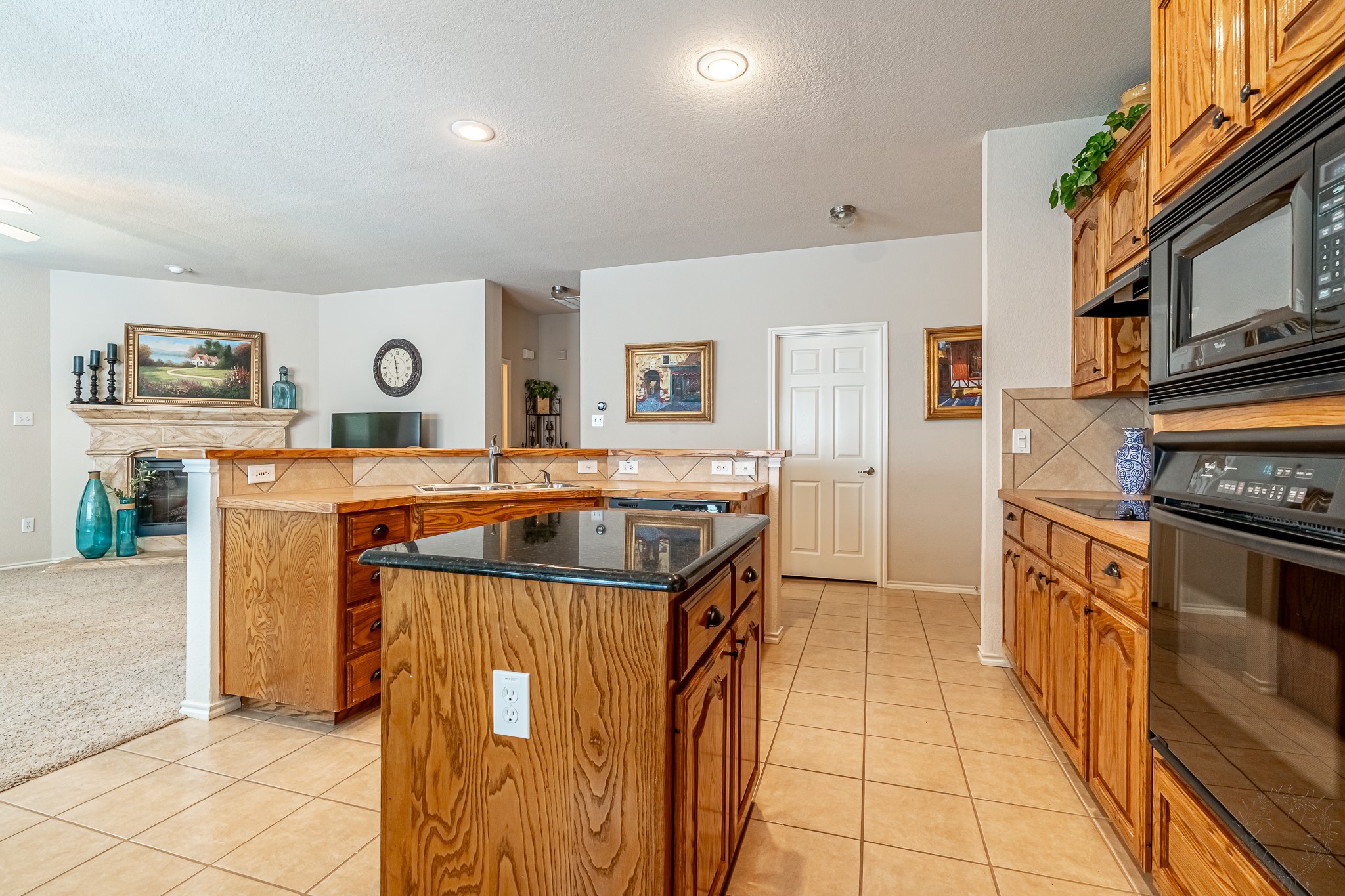1010 Loblolly Pine Drive Arlington TX 76012