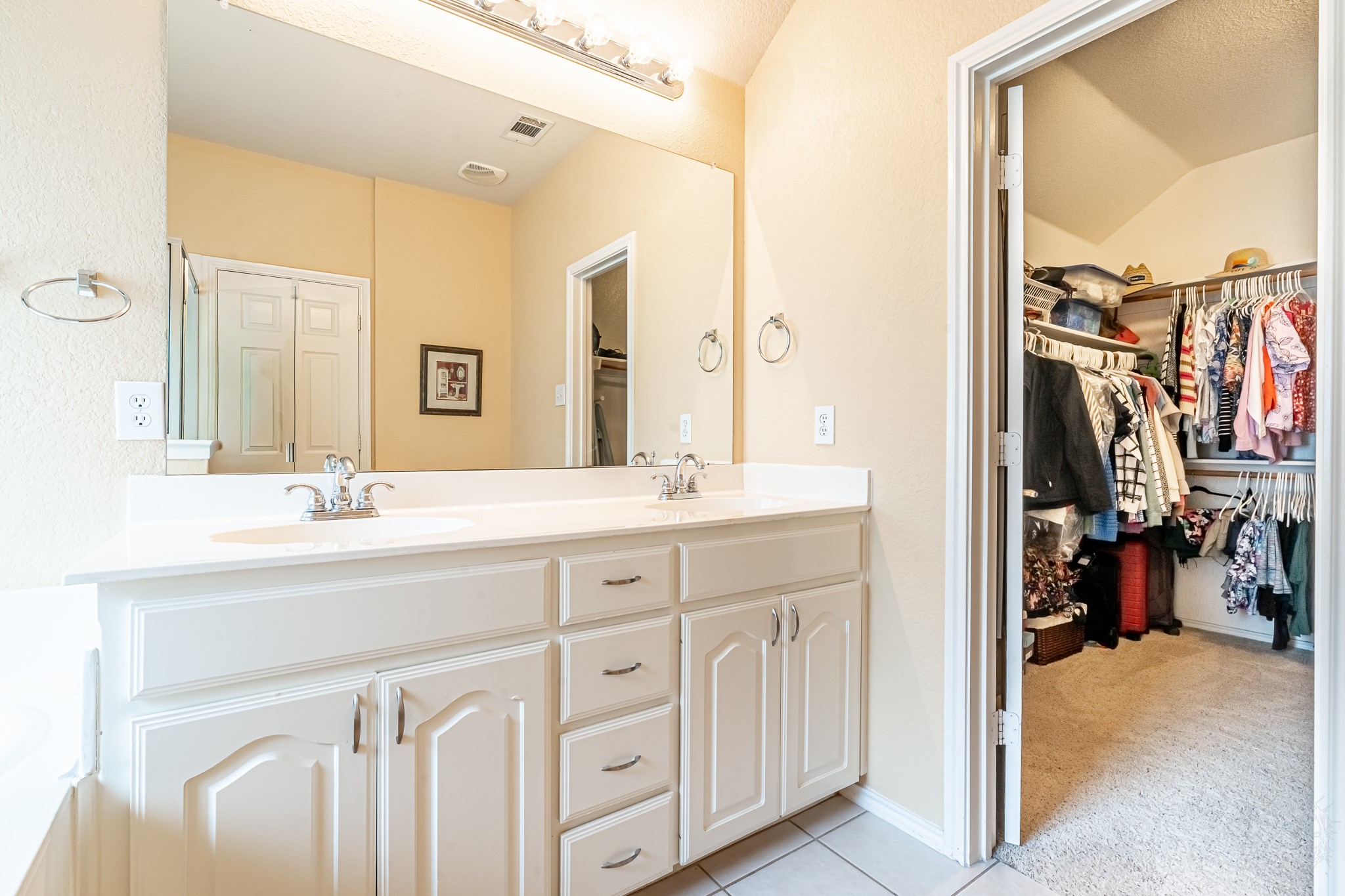 1010 Loblolly Pine Drive Arlington TX 76012