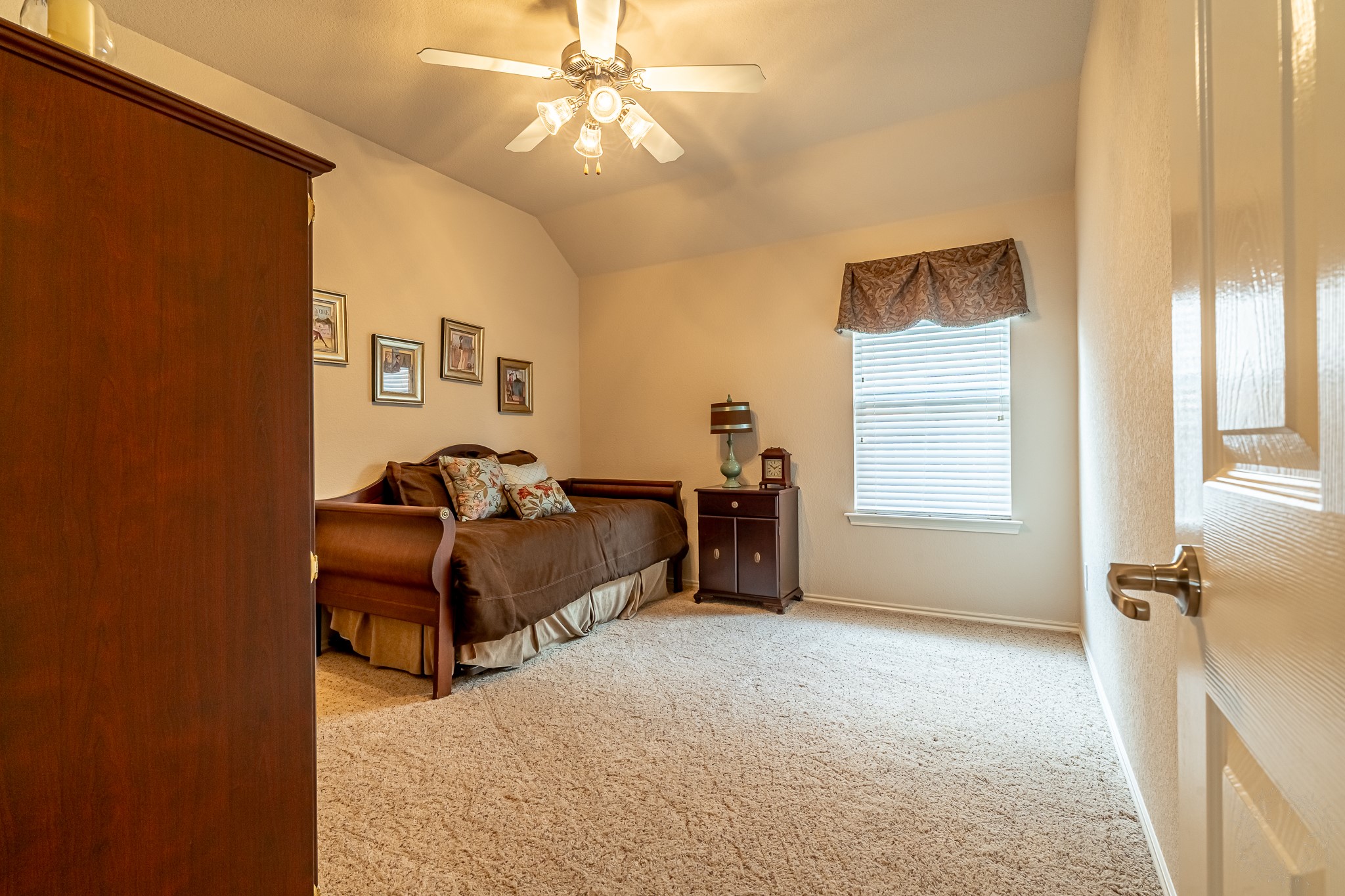1010 Loblolly Pine Drive Arlington TX 76012