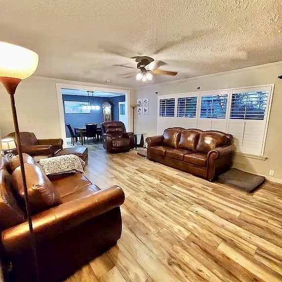 805 W 3rd Street Quanah TX 79252