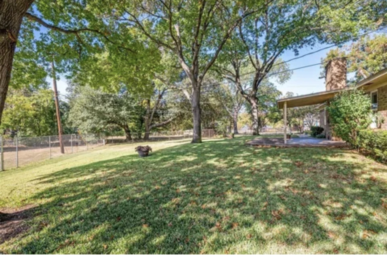 802 Wilshire Court Arlington TX 76012