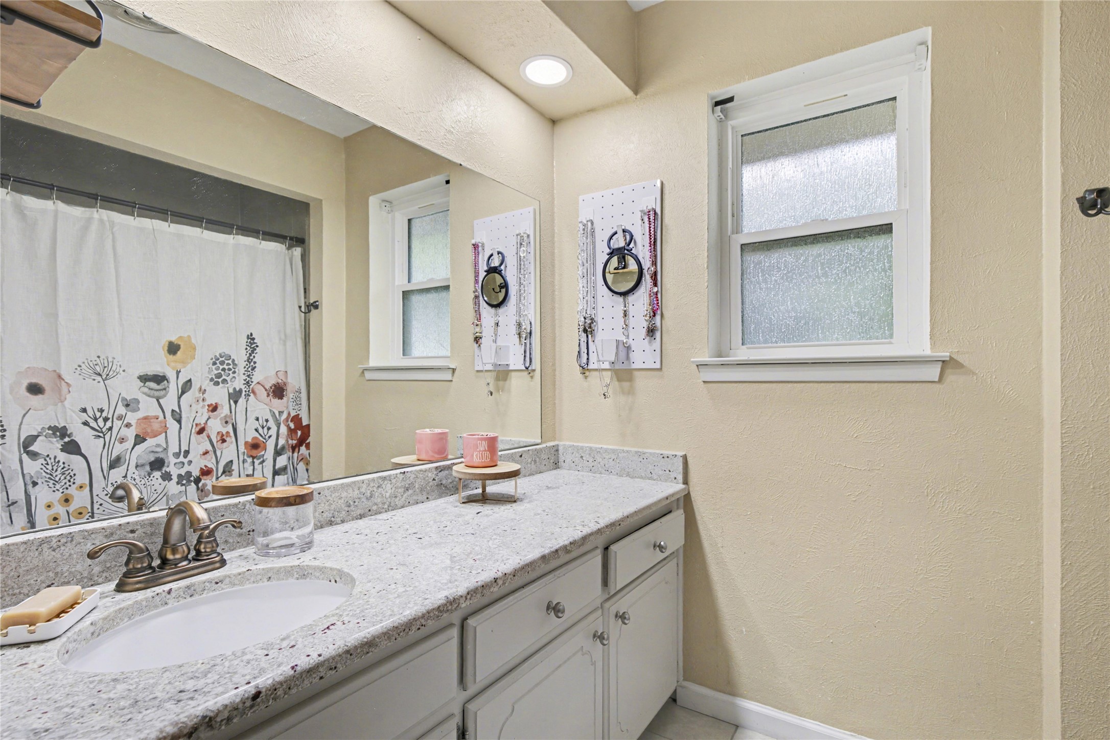 2805 Autumn Drive Hurst TX 76054