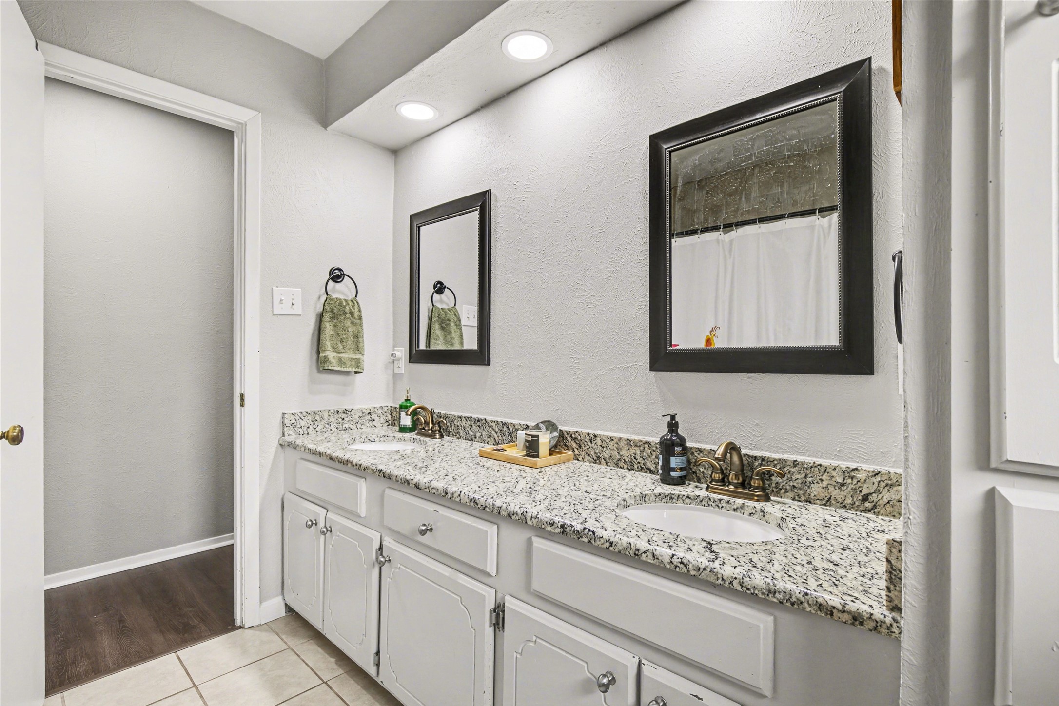 2805 Autumn Drive Hurst TX 76054