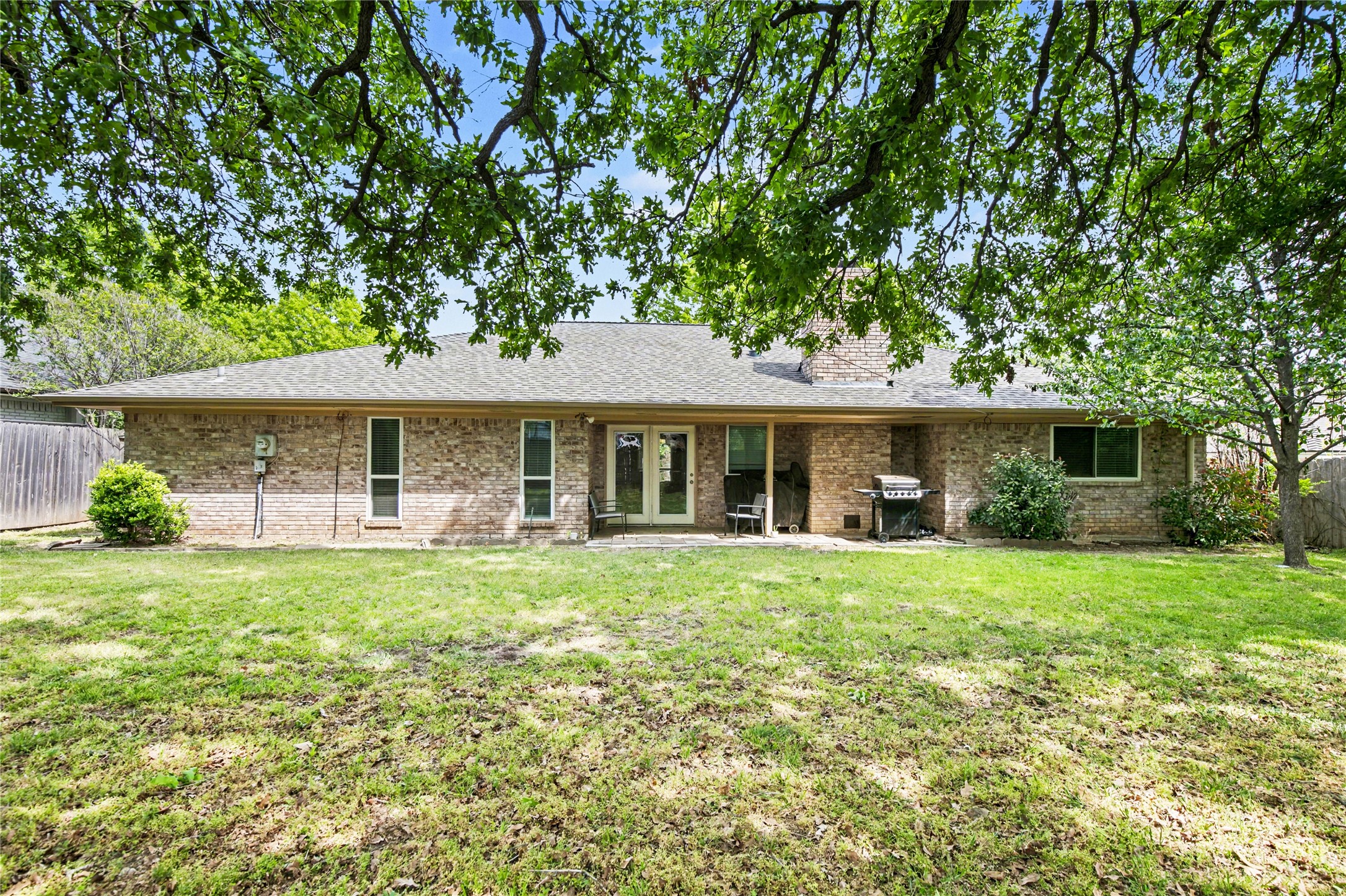 2805 Autumn Drive Hurst TX 76054