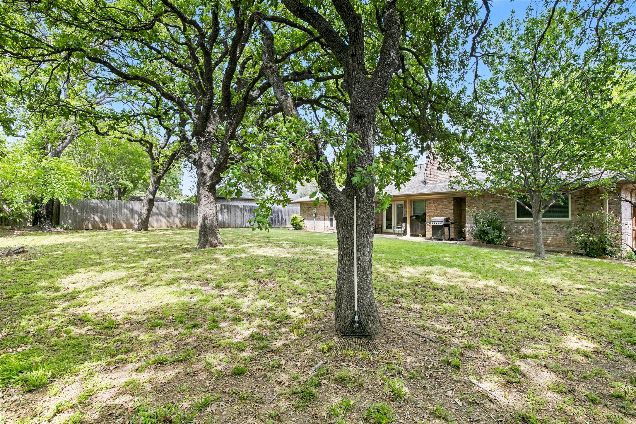 2805 Autumn Drive Hurst TX 76054
