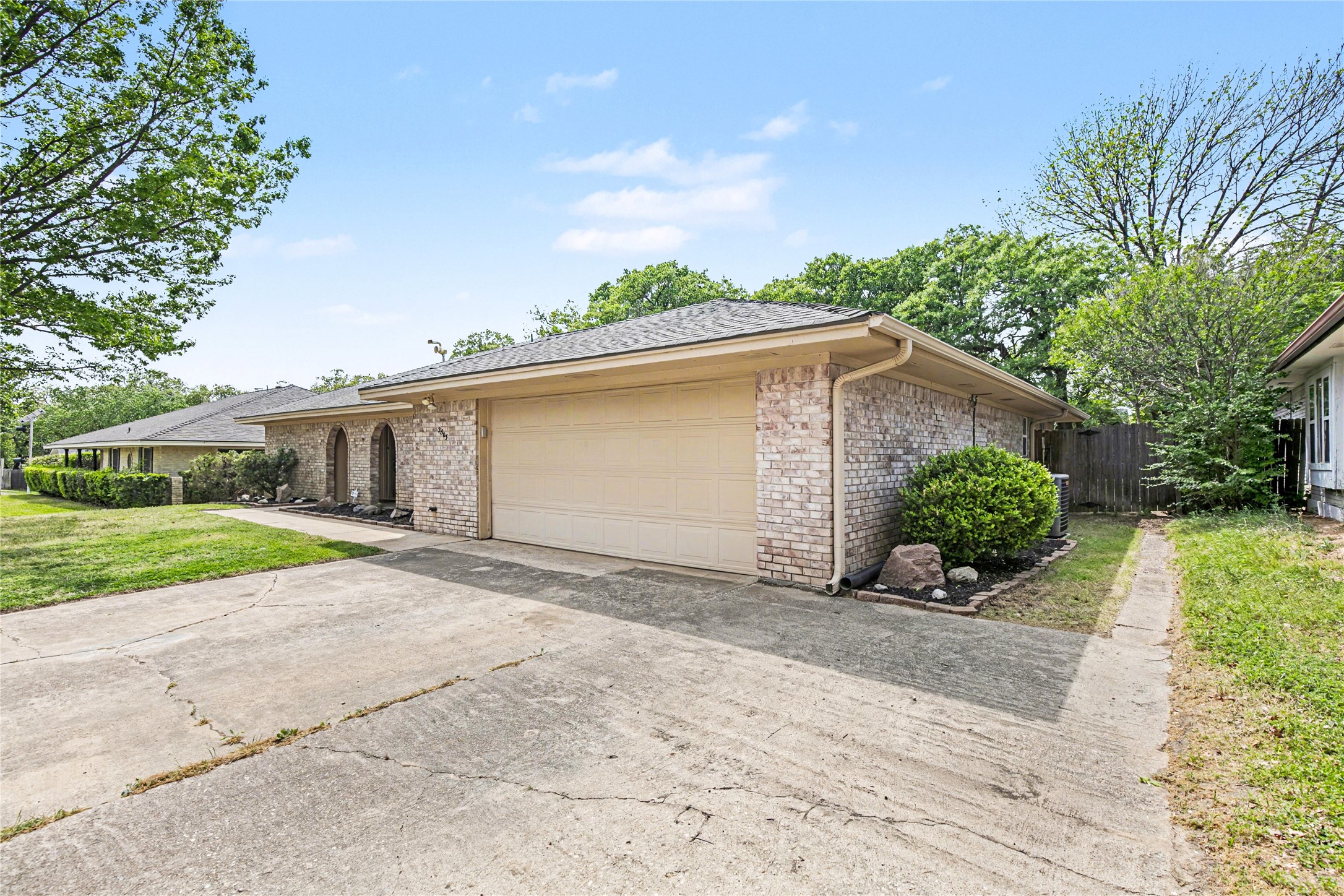 2805 Autumn Drive Hurst TX 76054
