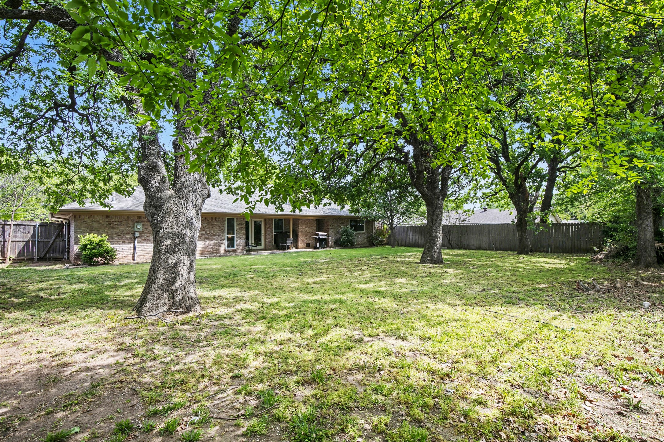 2805 Autumn Drive Hurst TX 76054