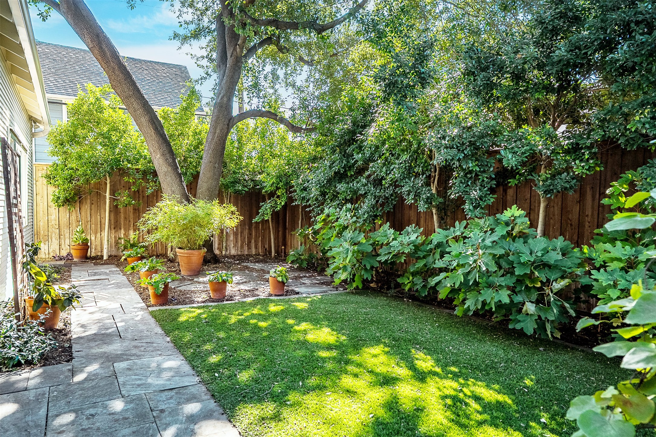 5710 Mercedes Avenue Dallas TX 75206
