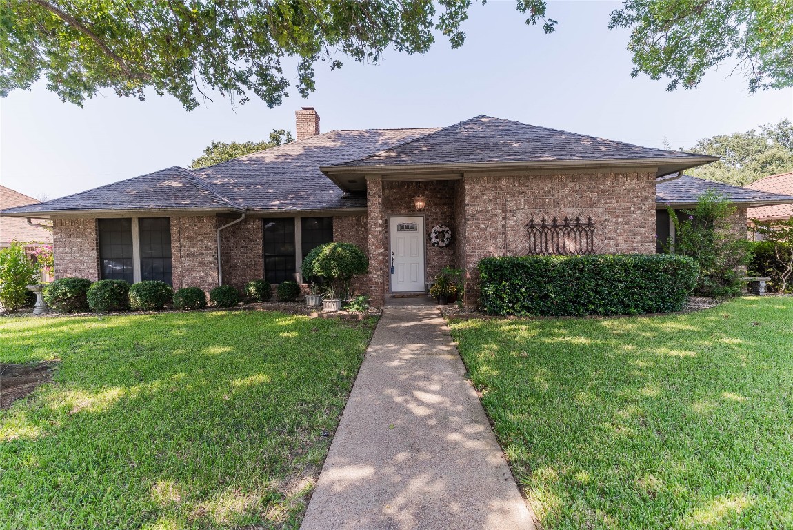 2015 Thames Drive Arlington TX 76017
