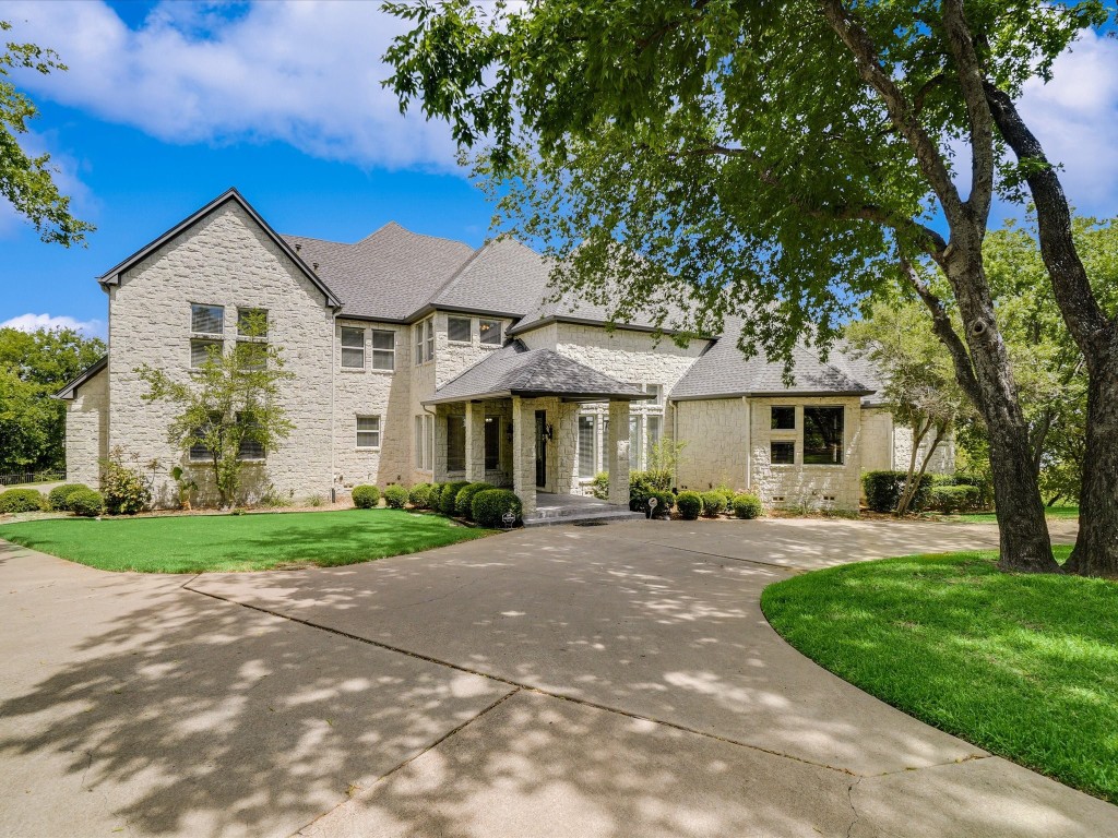 1135 Mallard Pointe Drive Grand Prairie TX 75104
