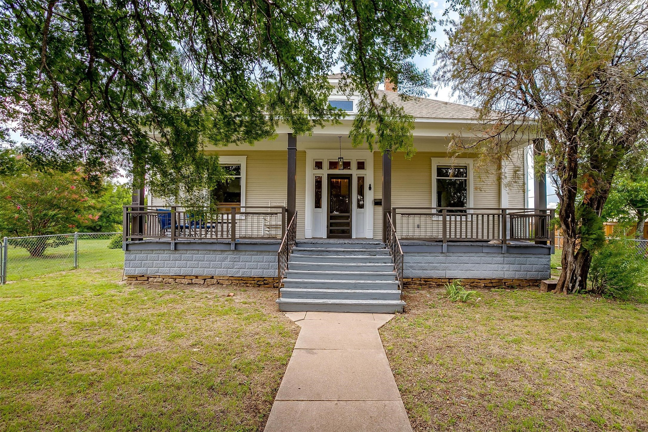 701 S College Street Hamilton TX 76531