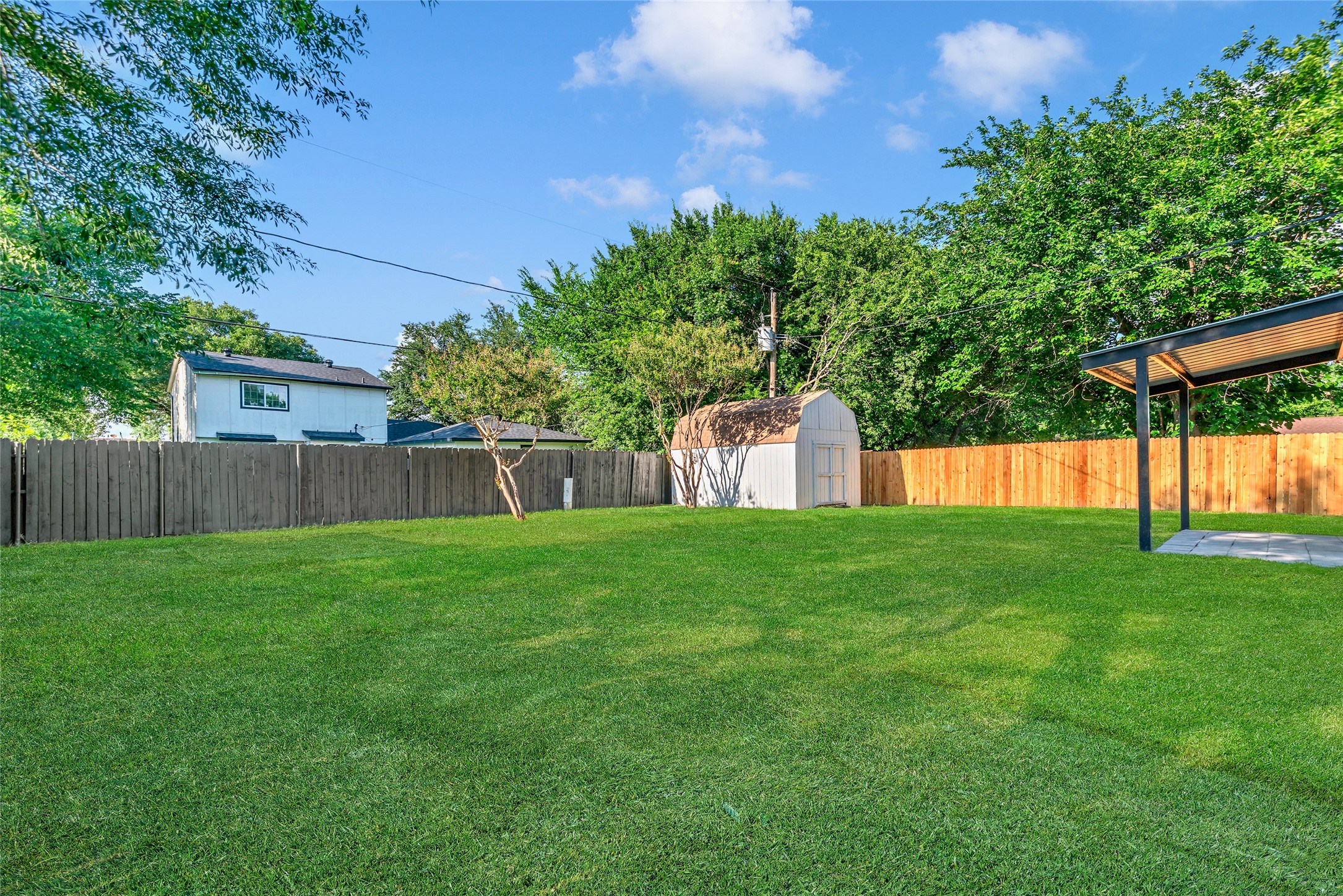 542 Damon Drive Grand Prairie TX 75052