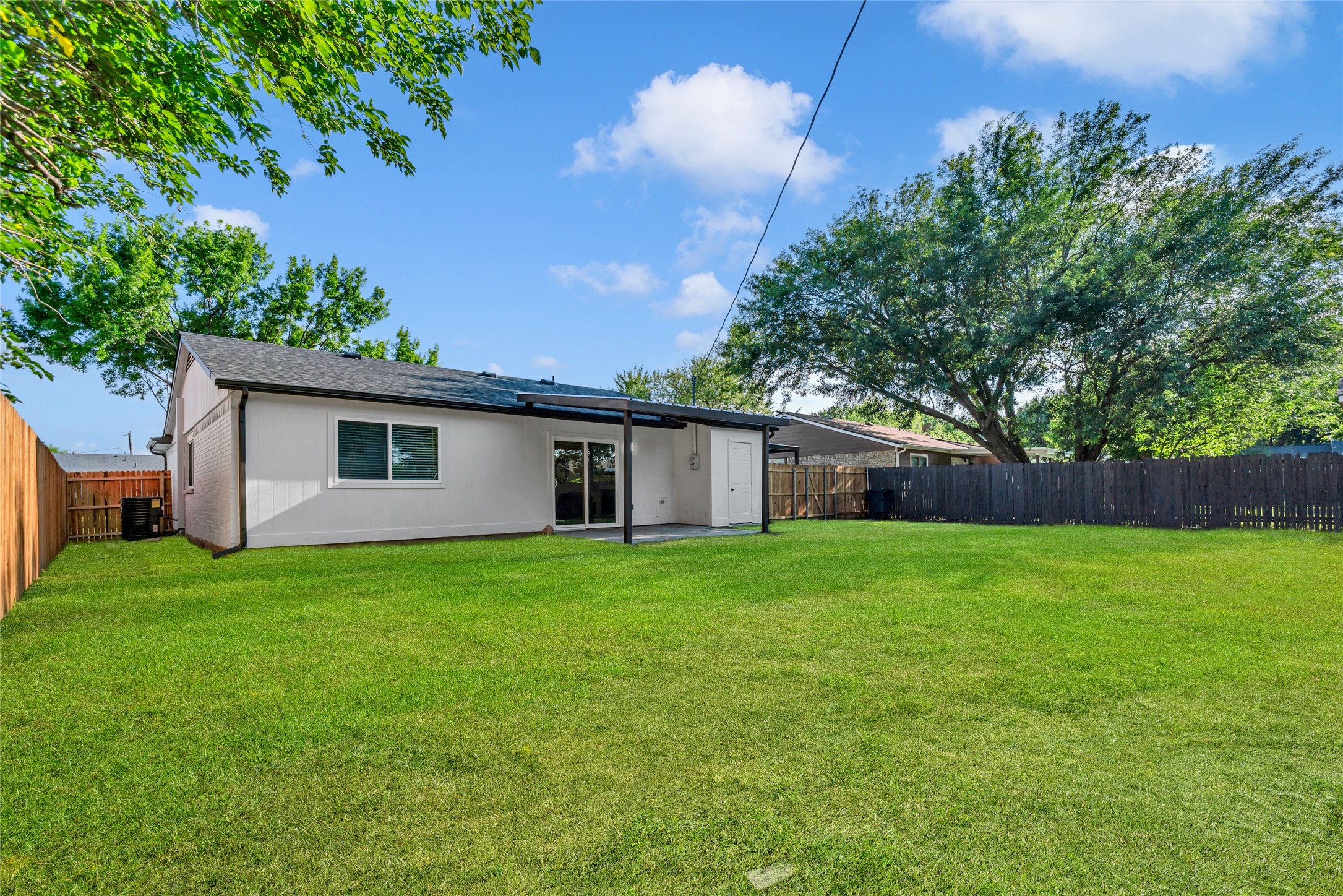 542 Damon Drive Grand Prairie TX 75052