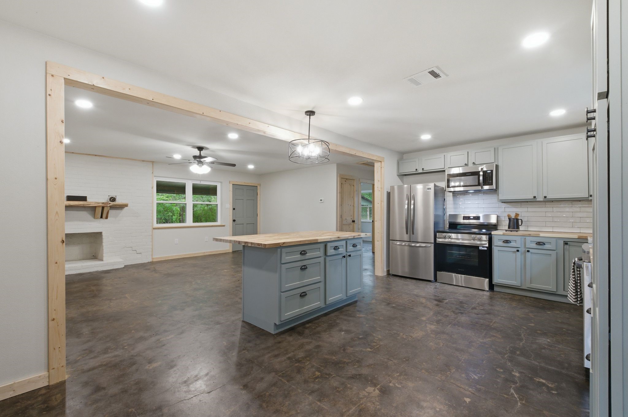509 County Road 2271 Telephone TX 75488