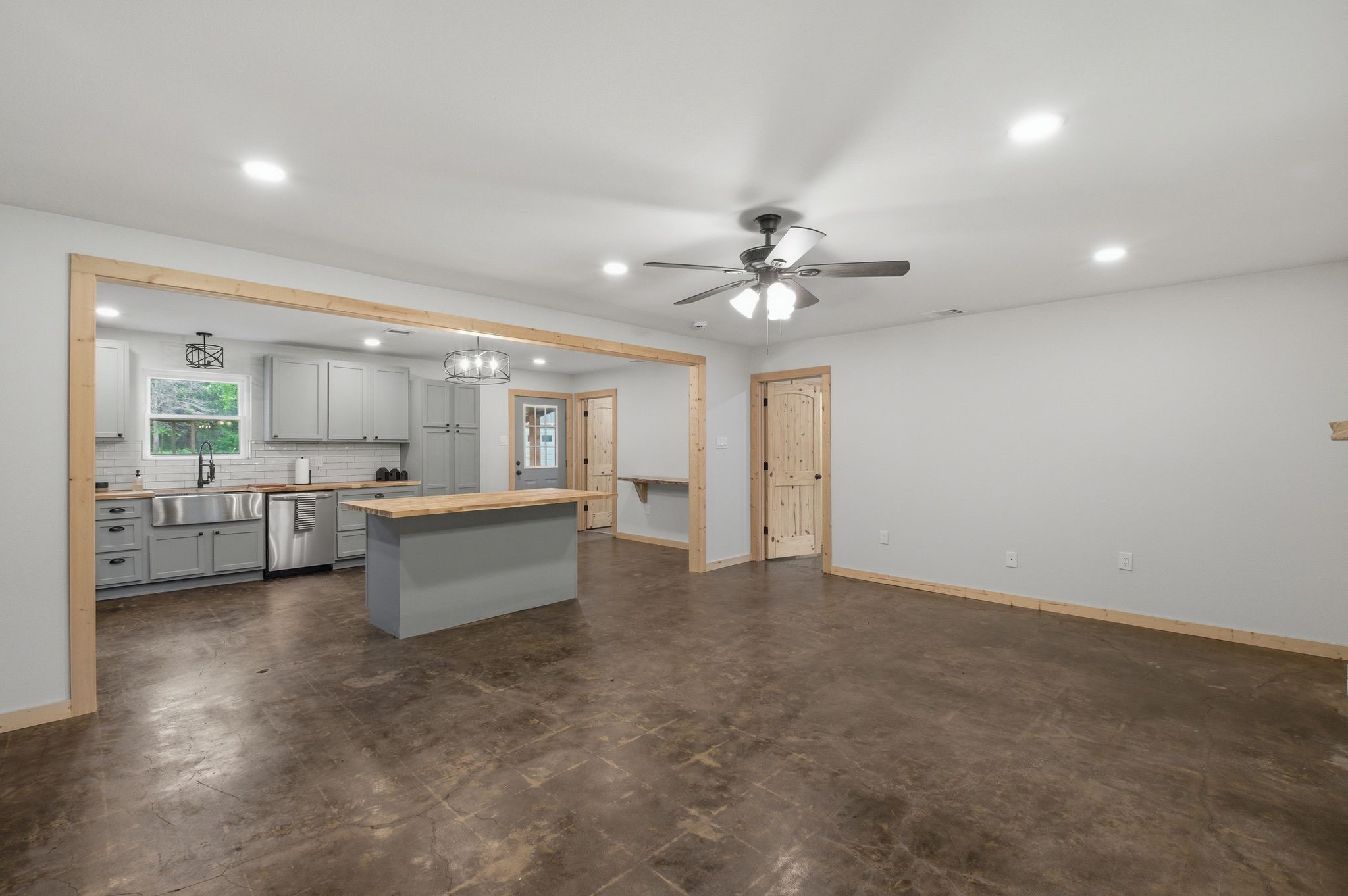 509 County Road 2271 Telephone TX 75488