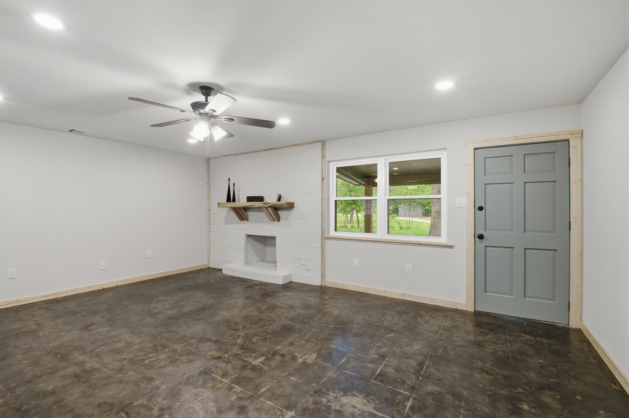 509 County Road 2271 Telephone TX 75488