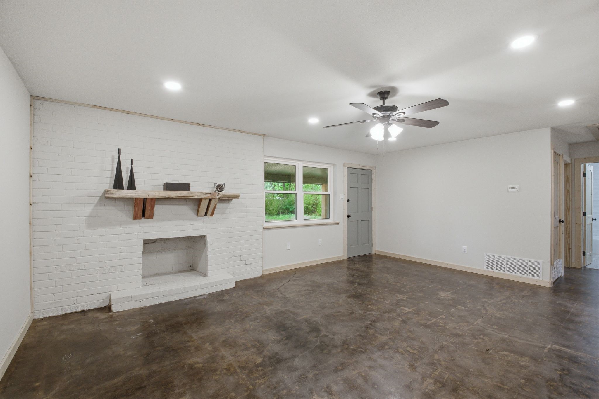 509 County Road 2271 Telephone TX 75488