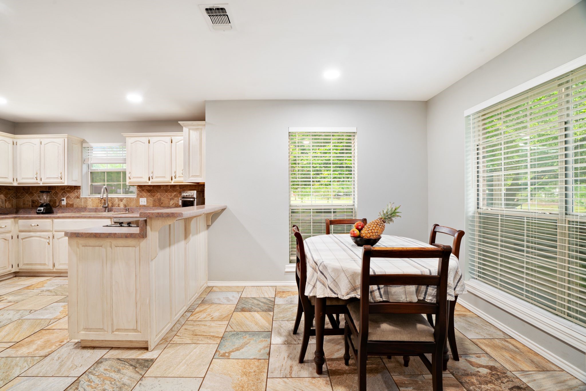 2735 Meadow Lane Reno TX 75462