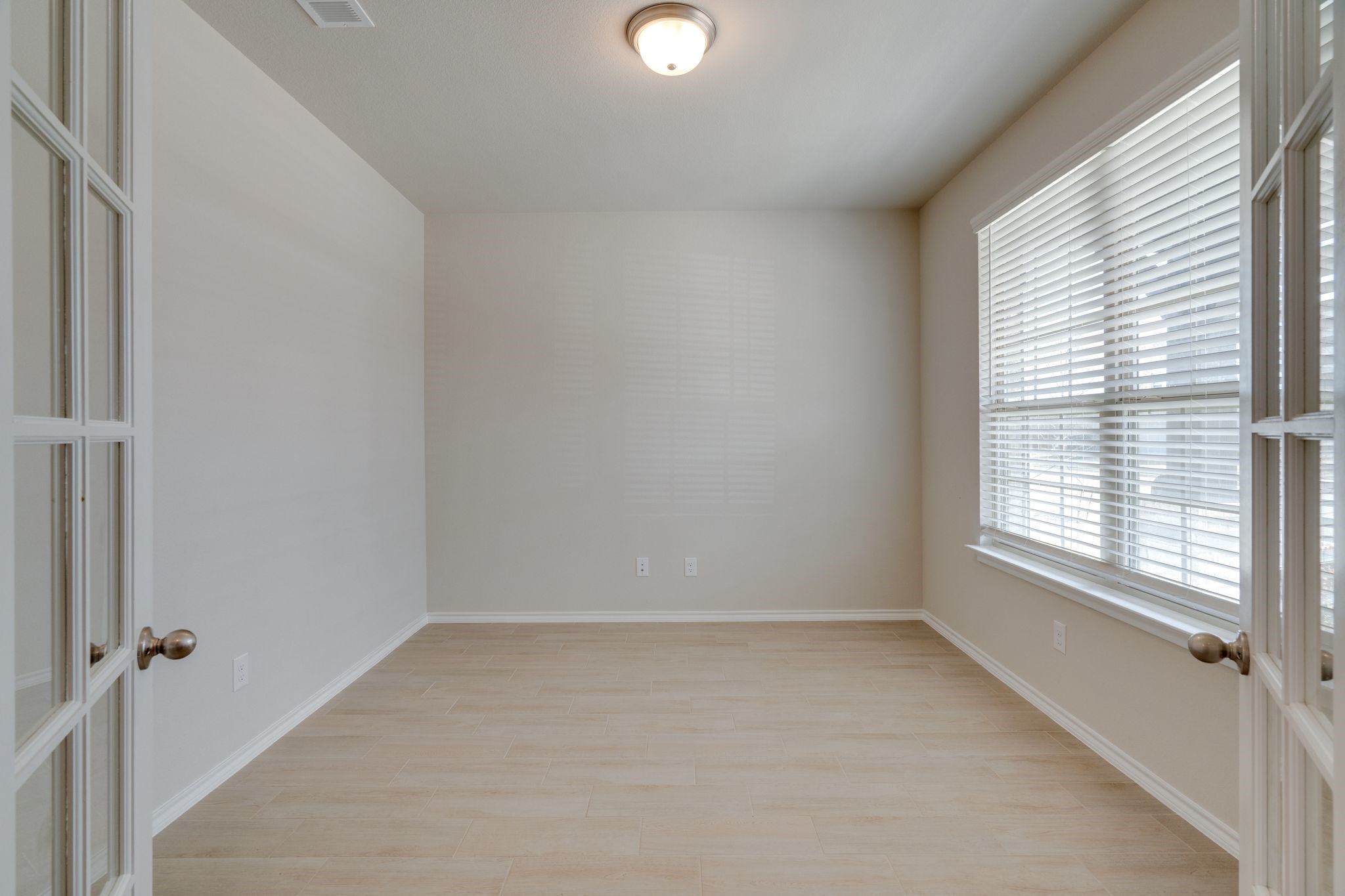 707 Ranchvale Court Arlington TX 76002
