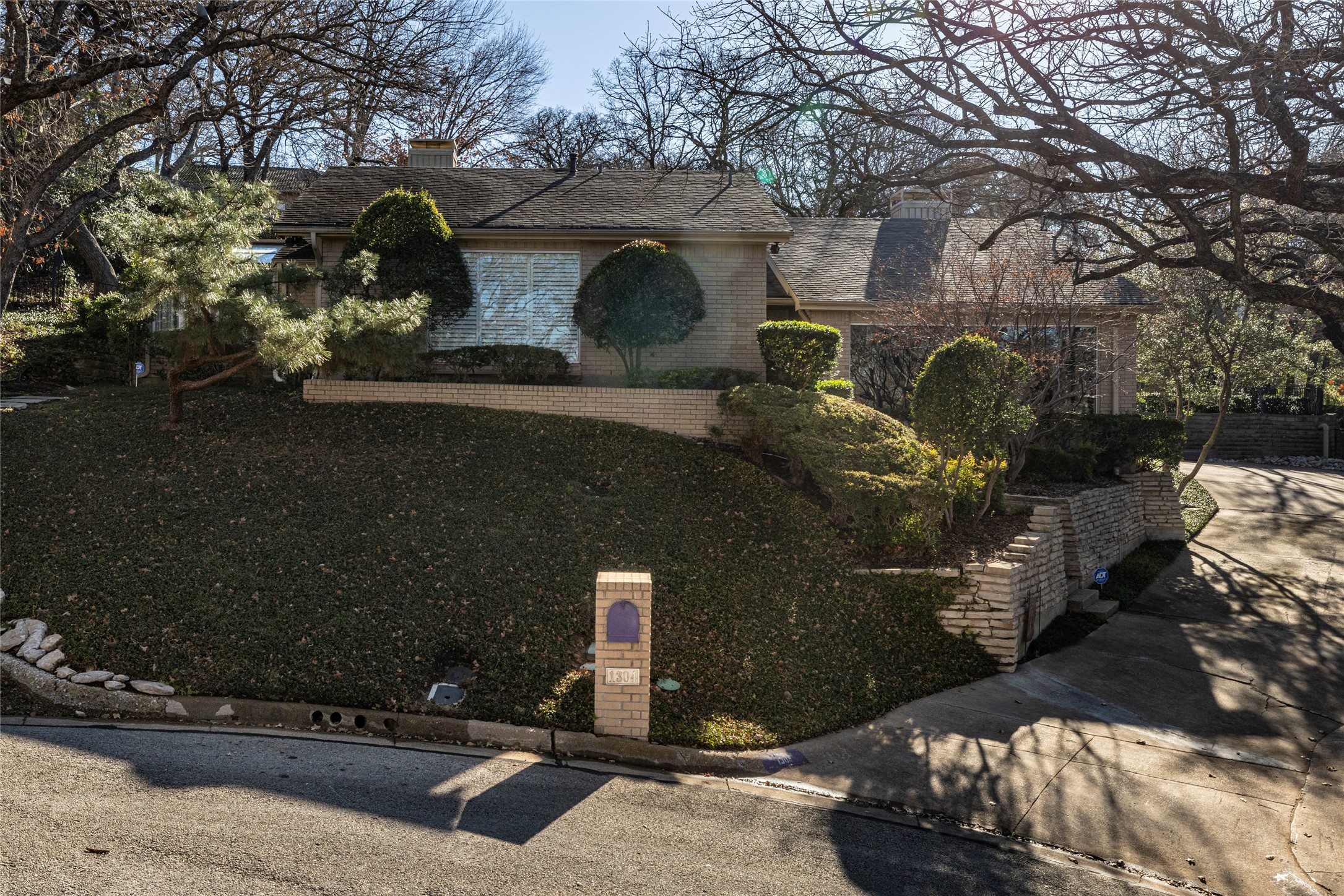 1304 Crownhill Court Arlington TX 76012