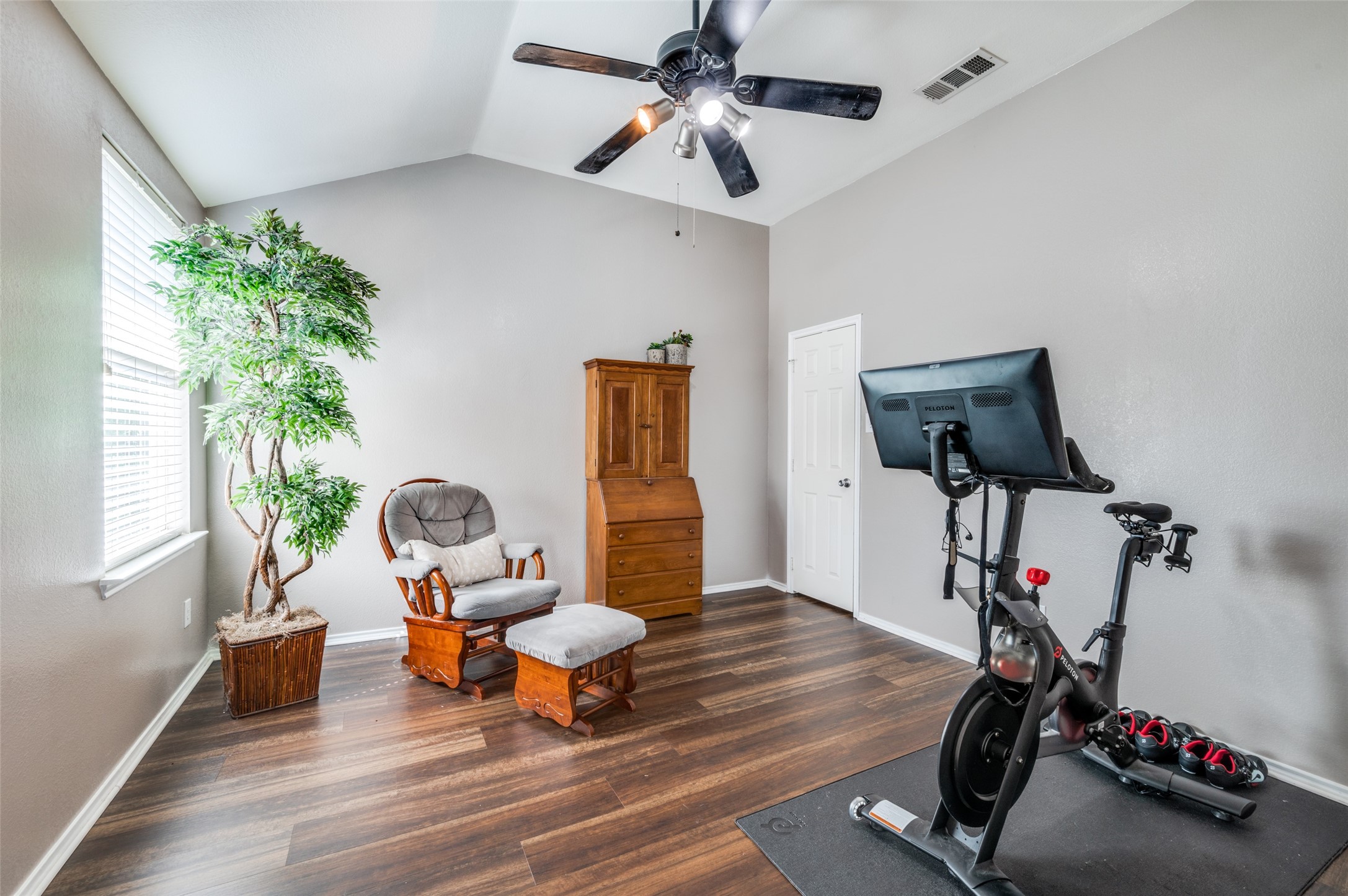 1405 Cardinal Way Aubrey TX 76227