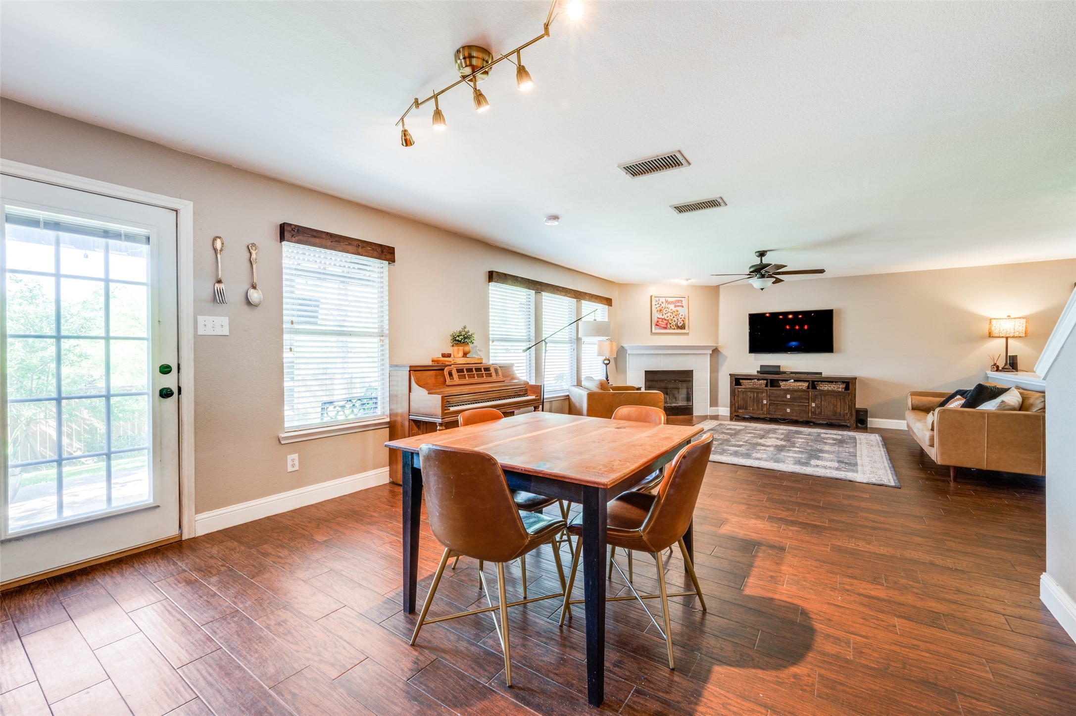 1405 Cardinal Way Aubrey TX 76227