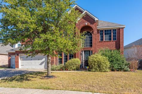 1008 Fox Willow Court Burleson TX 76028