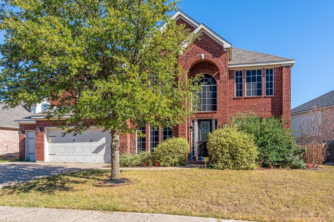 1008 Fox Willow Court Burleson TX 76028
