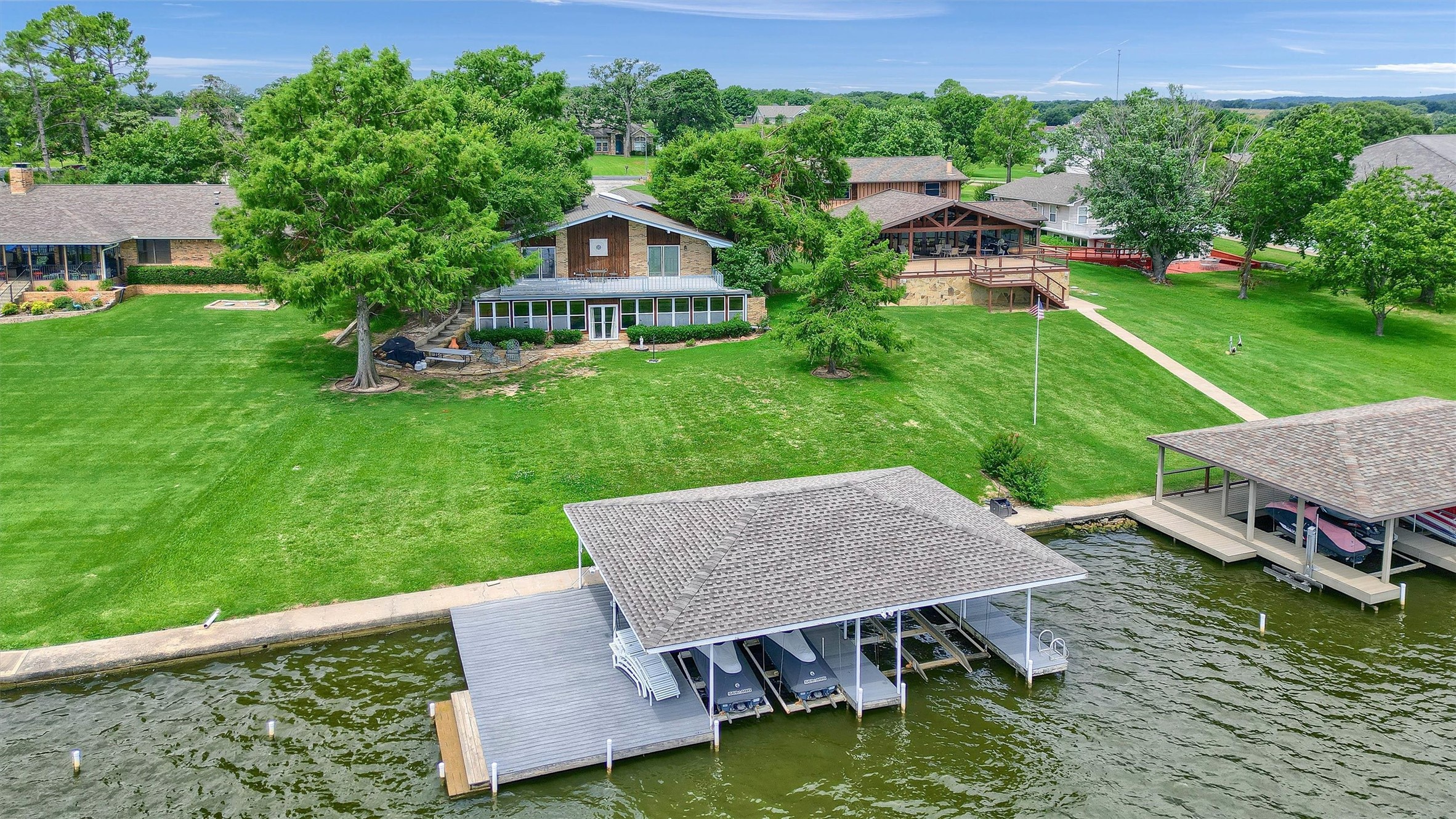 105 Cheyenne Drive Lake Kiowa TX 76240